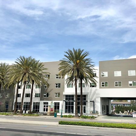 Wyndham Anaheim Hotel Екстериор снимка
