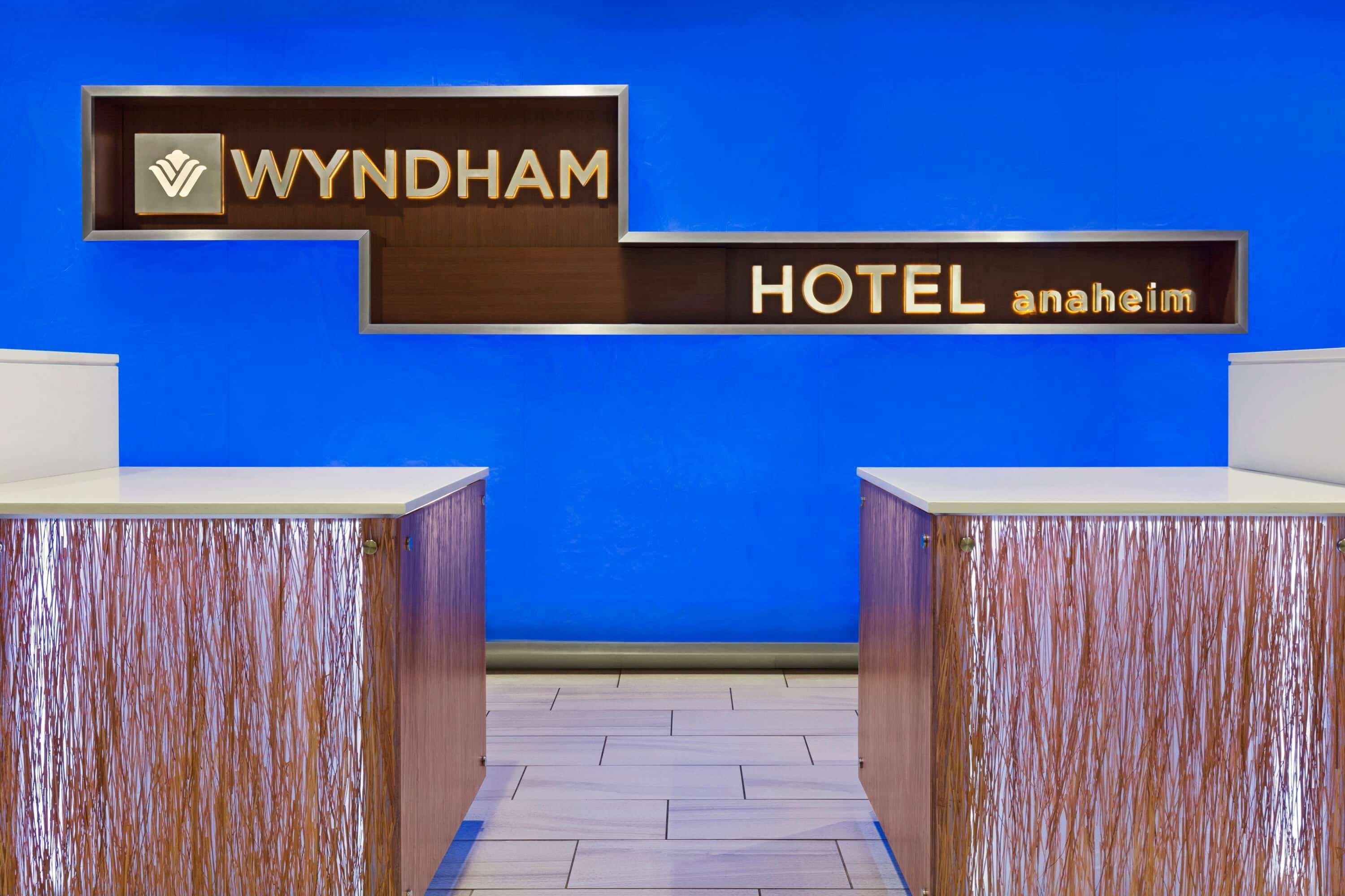 Wyndham Anaheim Hotel Екстериор снимка
